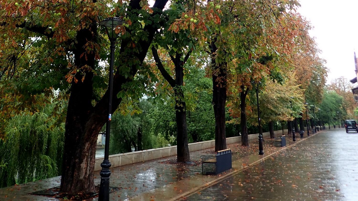 Viharokra, kiadós esőkre kell számítani az ország 32 megyéjében