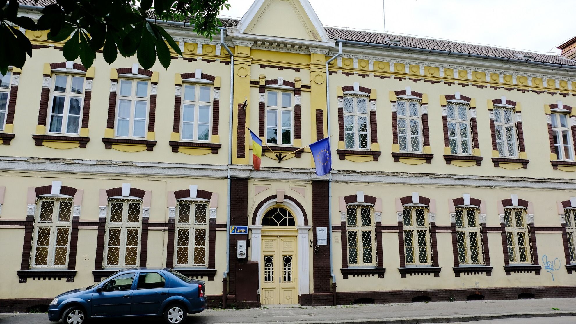 Tizenhat tanintézmény újul meg