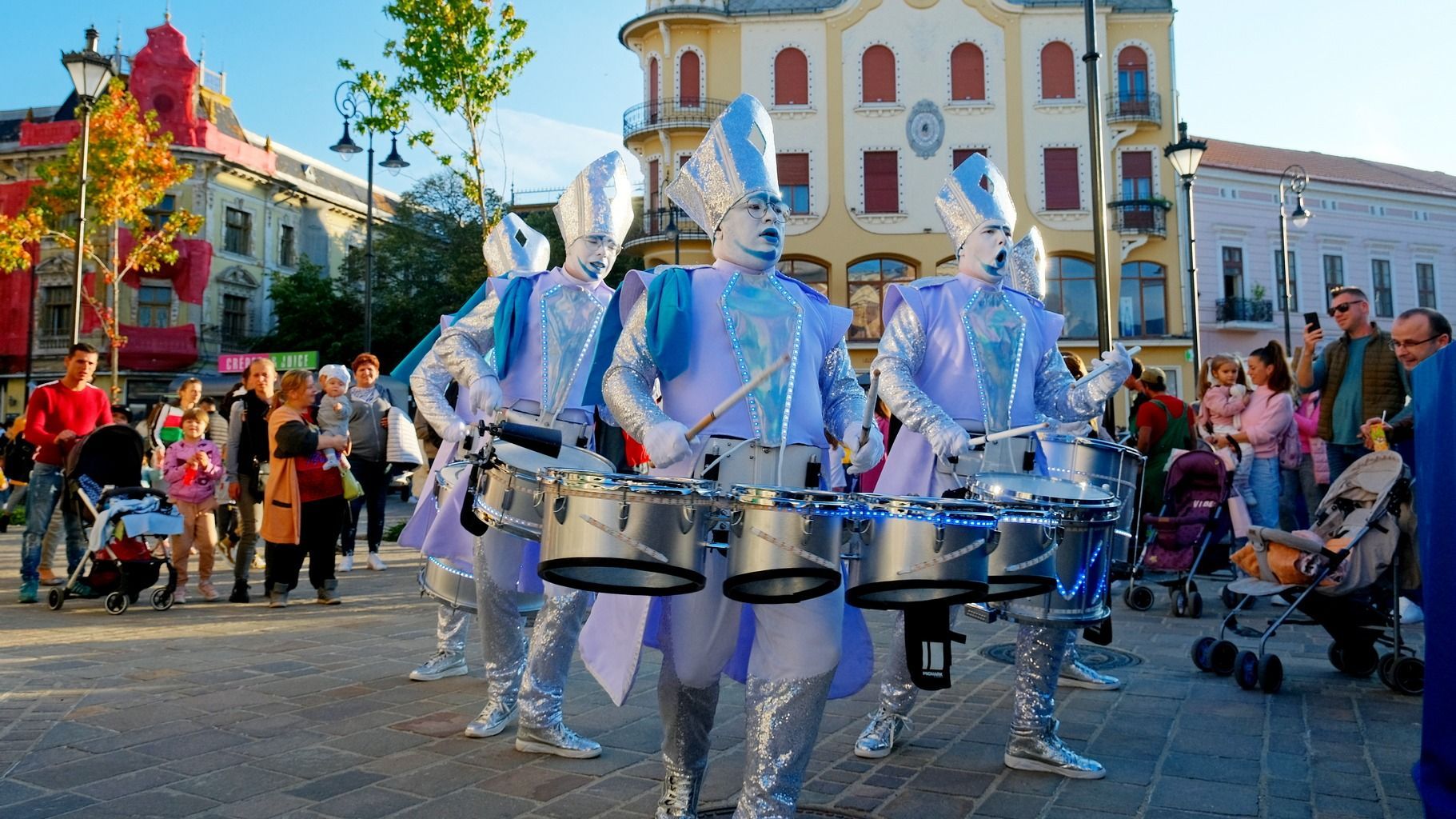 Utcai látványosságok és digitális művészet a nagyváradi őszi fesztiválon
