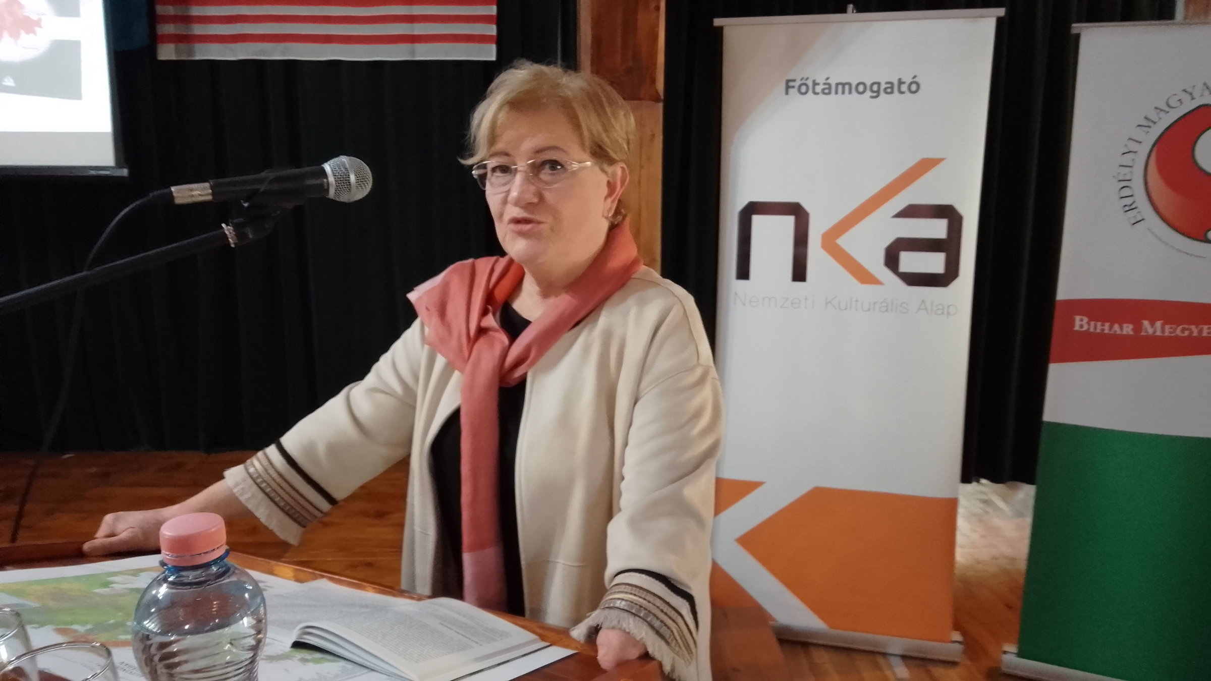 Iránytű és tükör készült az autonómiához