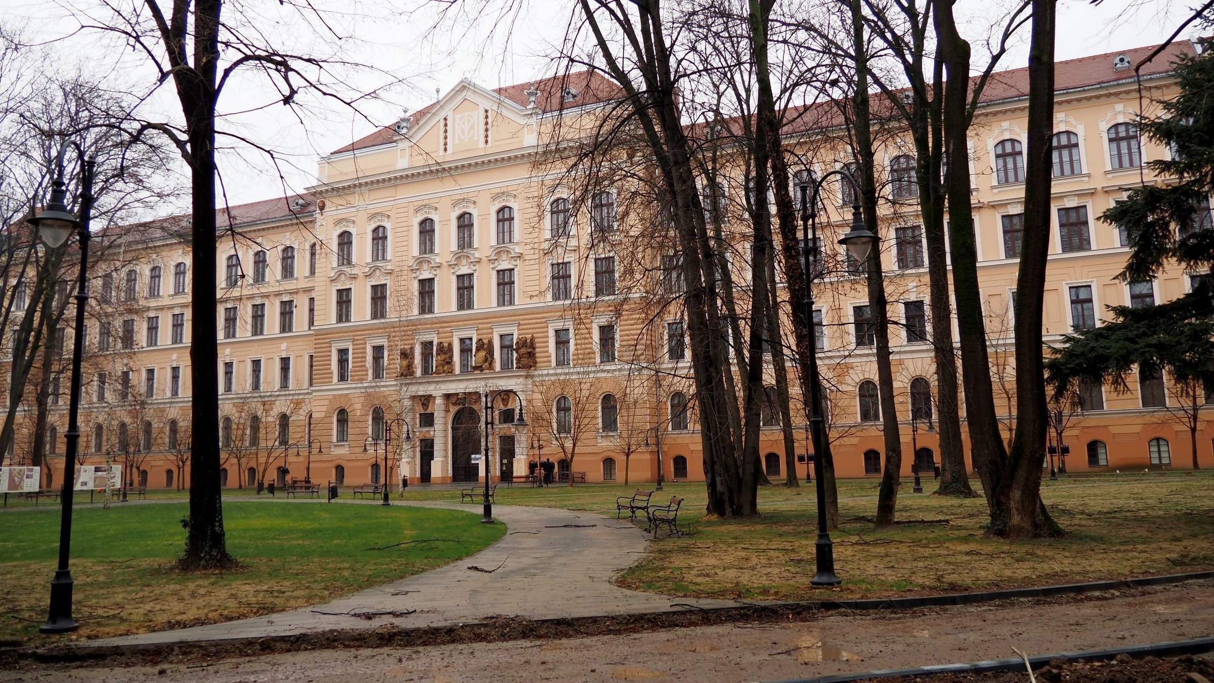 Ásványtani kiállítás a Körösvidéki Múzeumban