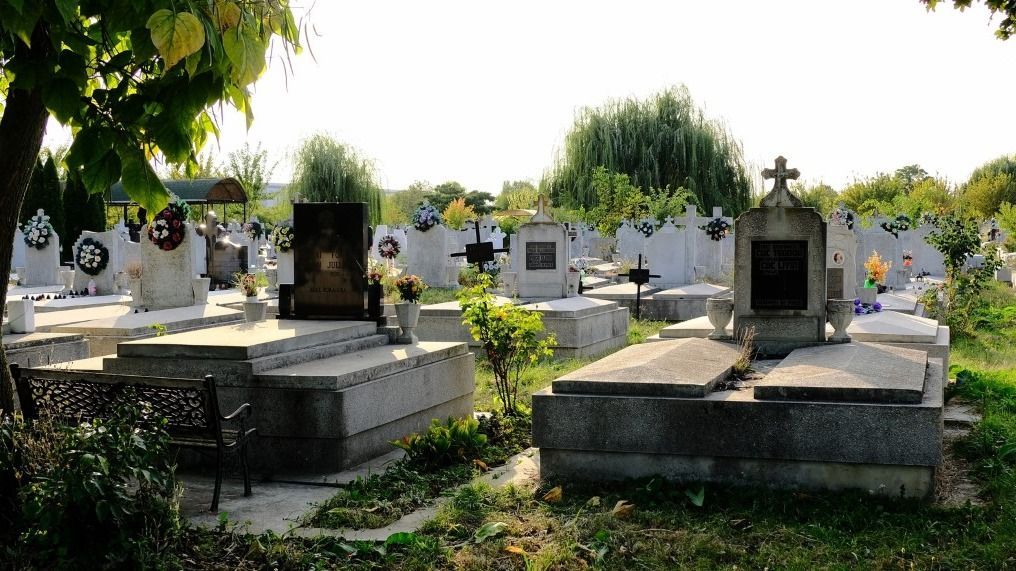 Meghosszabbítják a temető nyitvatartását