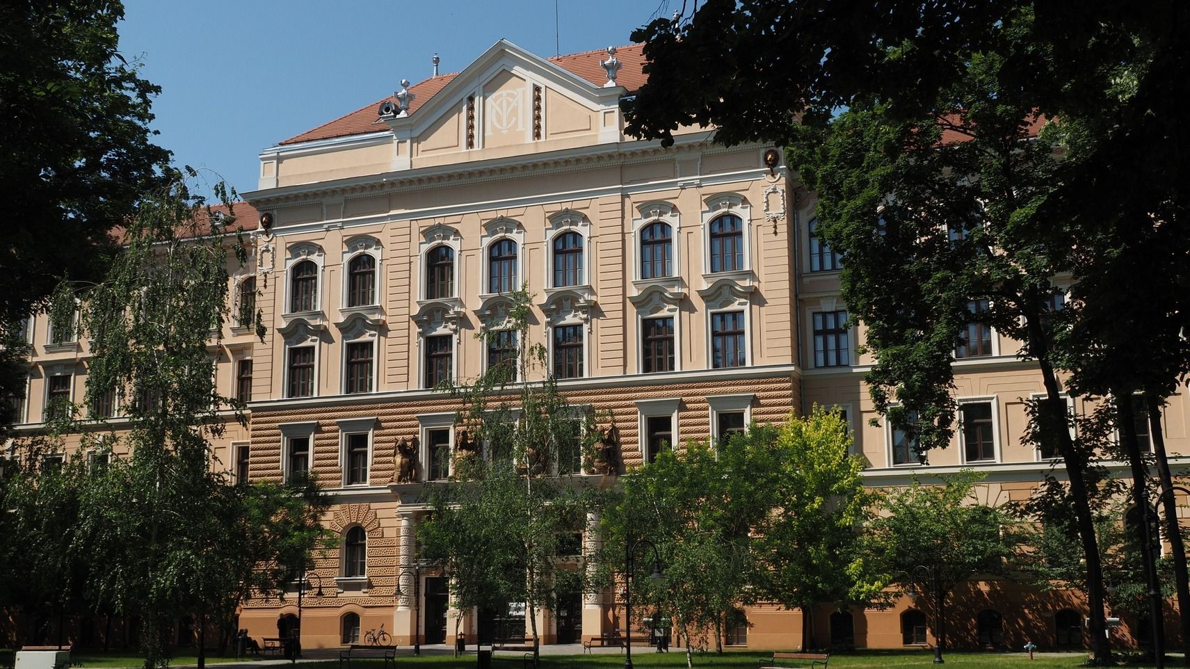 Konferenciát tartanak az ukrajnai háborúról