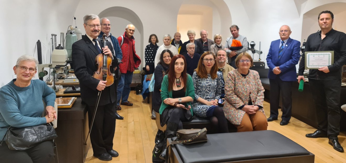 Magyarországi fotóművész kiállítása