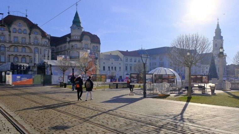 Az ilyenkor megszokottnál enyhébb idő lesz karácsonykor és szilveszterkor; csak a hegyekben havazhat