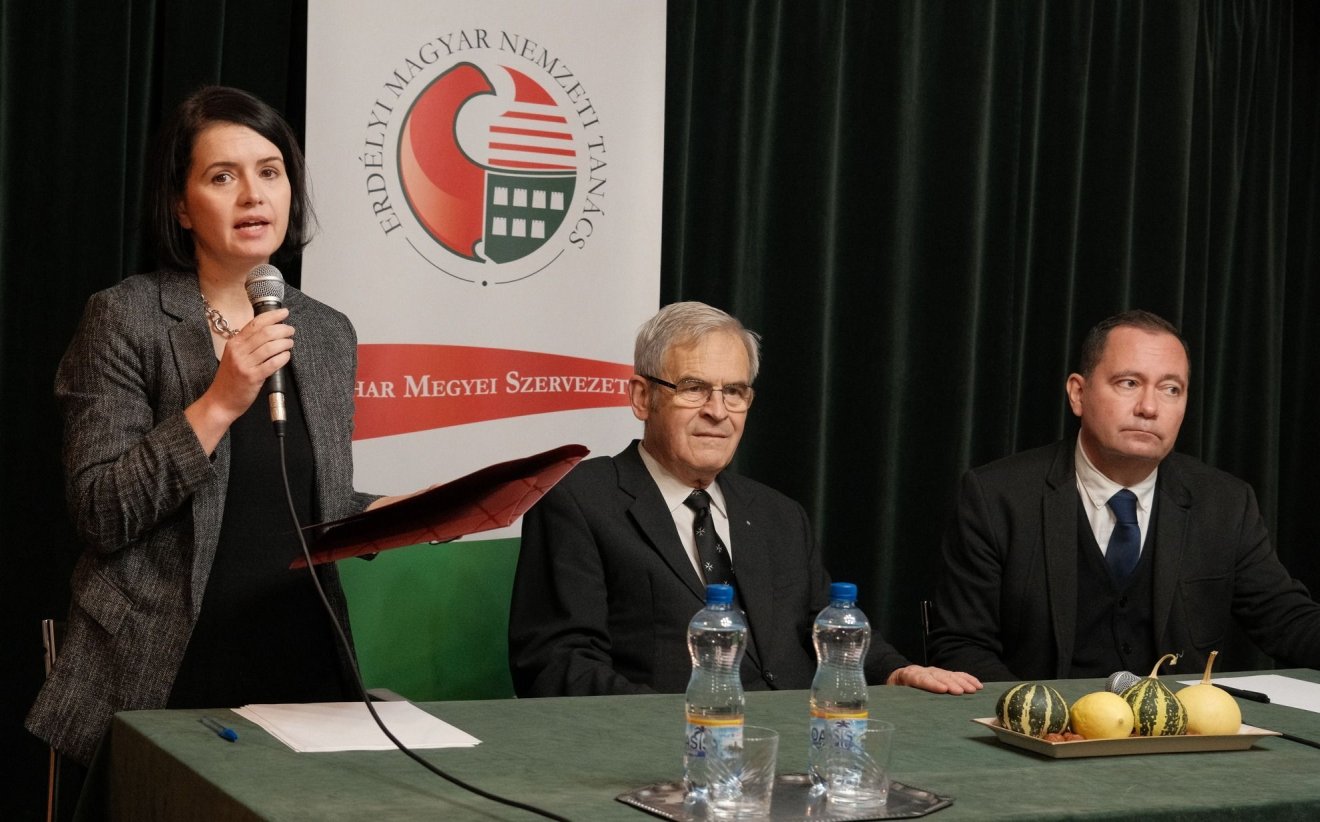 Nagyváradon is bemutatták a Tőkés László tiszteletére kiadott kötetet