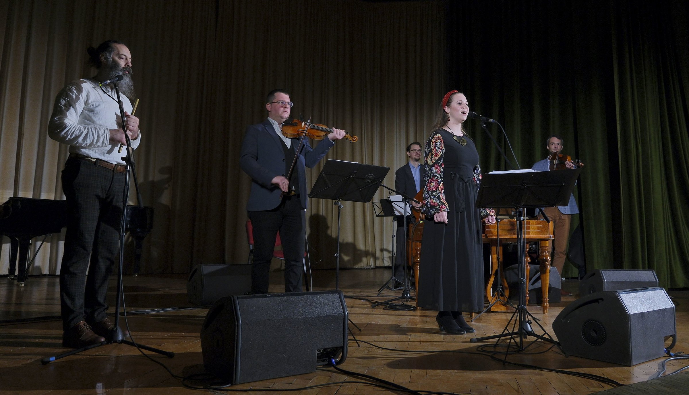 Teltházas koncerten a Népdallá vált Petőfi-versek