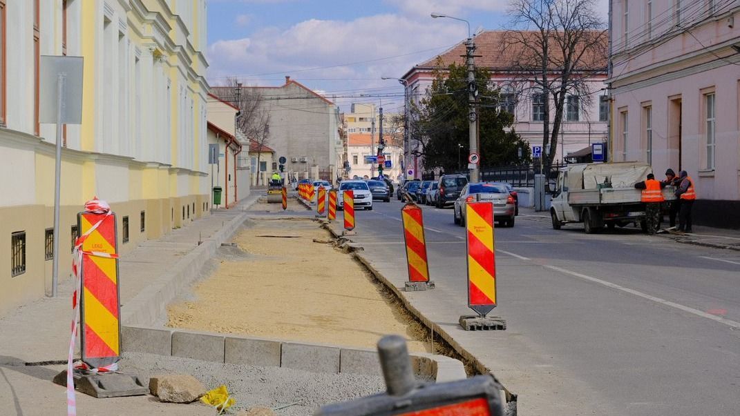 Kormány: A helyhatóságok kötelesek az utak rutinkarbantartását is elvégezni az időszakos karbantartás mellett