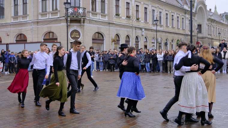 Villámcsődületet szerveztek az adysok