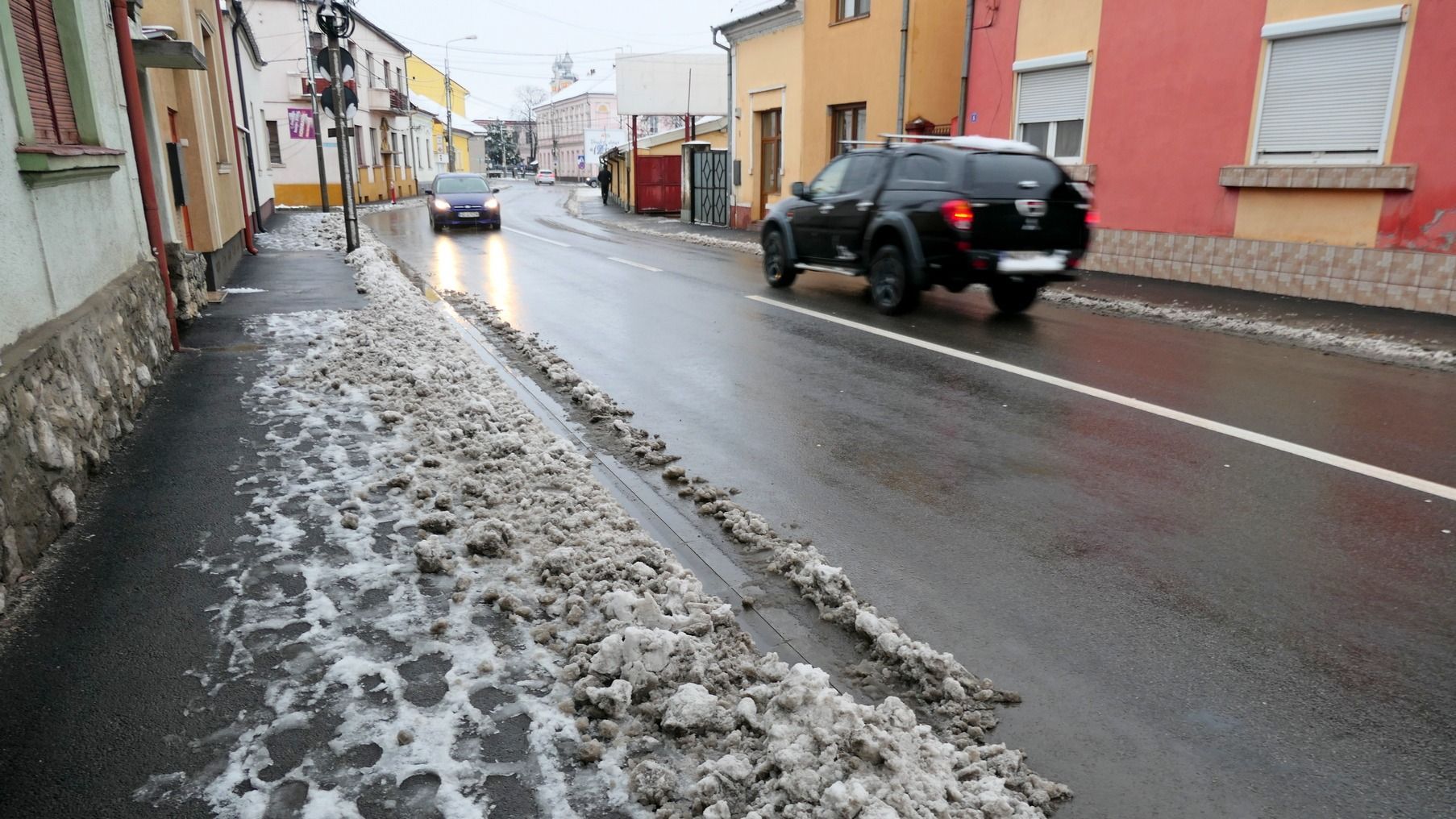 Kötelező eltakarítani a havat és a jeget a járdákról