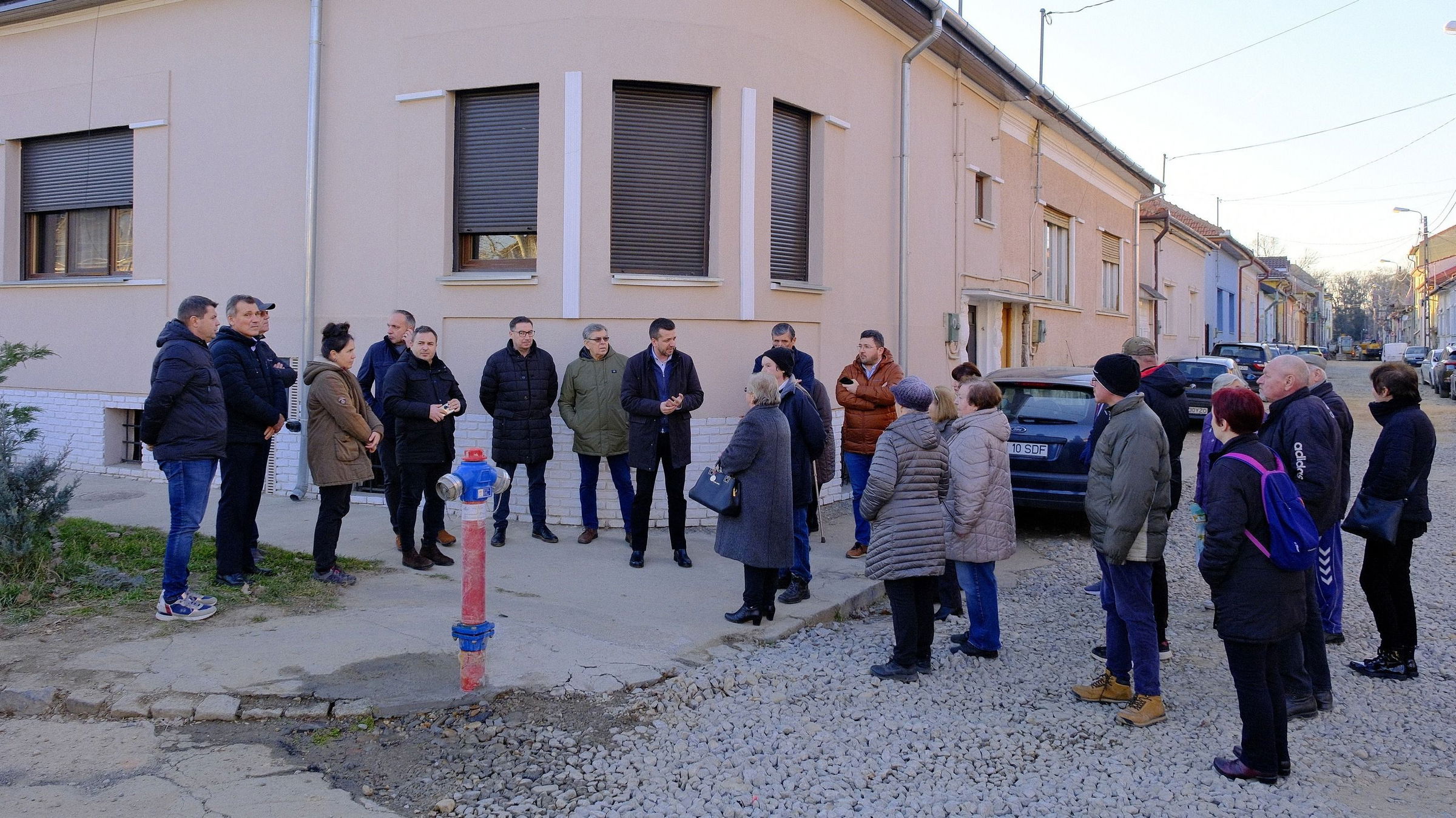 A szabadban zajlott a „lakossági fórum”