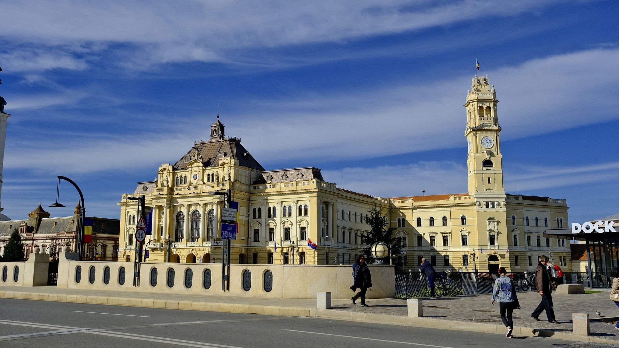 Szociális támogatás vagy alamizsna?