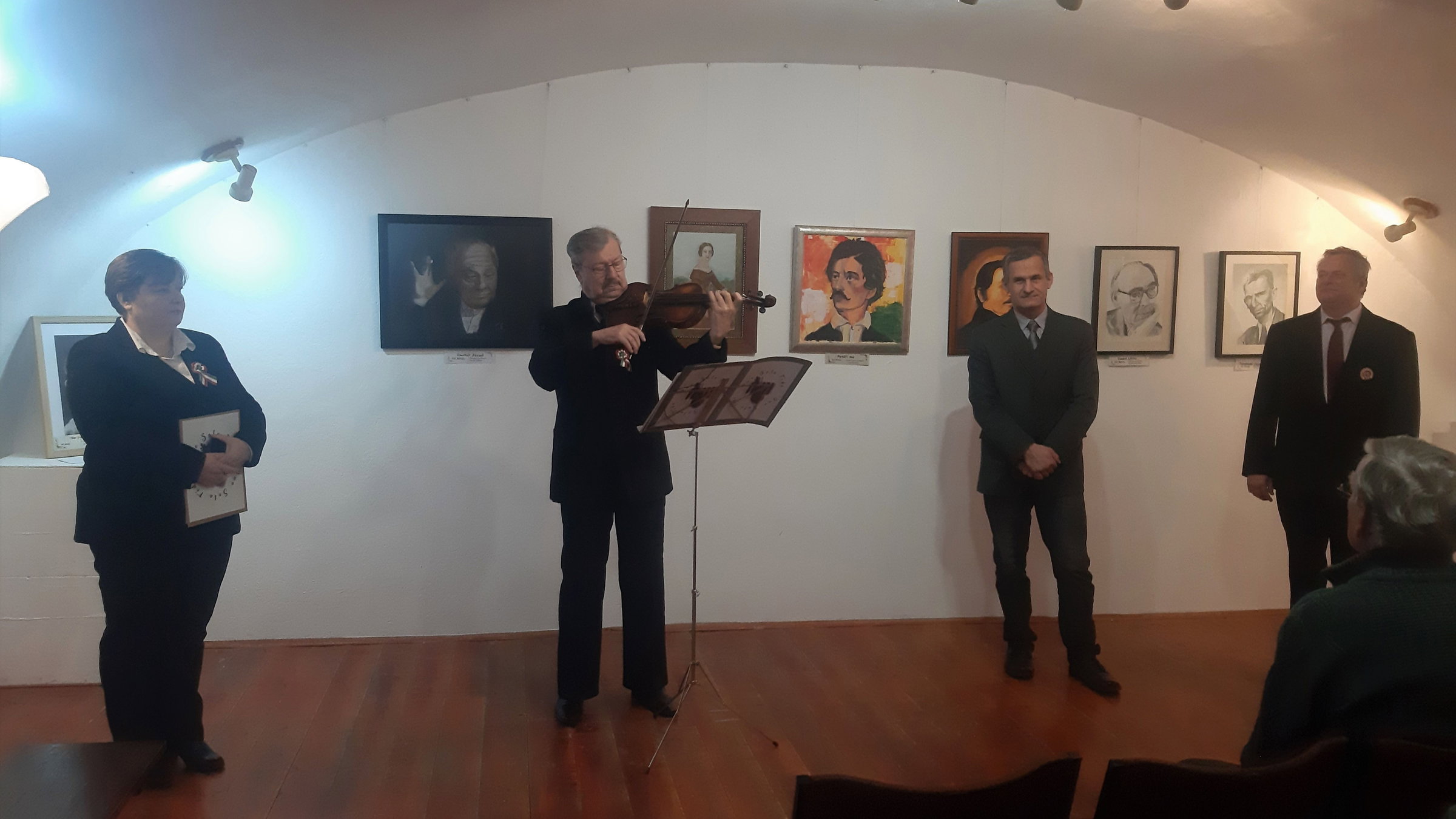 Magyar költőket és írókat felsorakoztató kiállítás nyílt Váradon