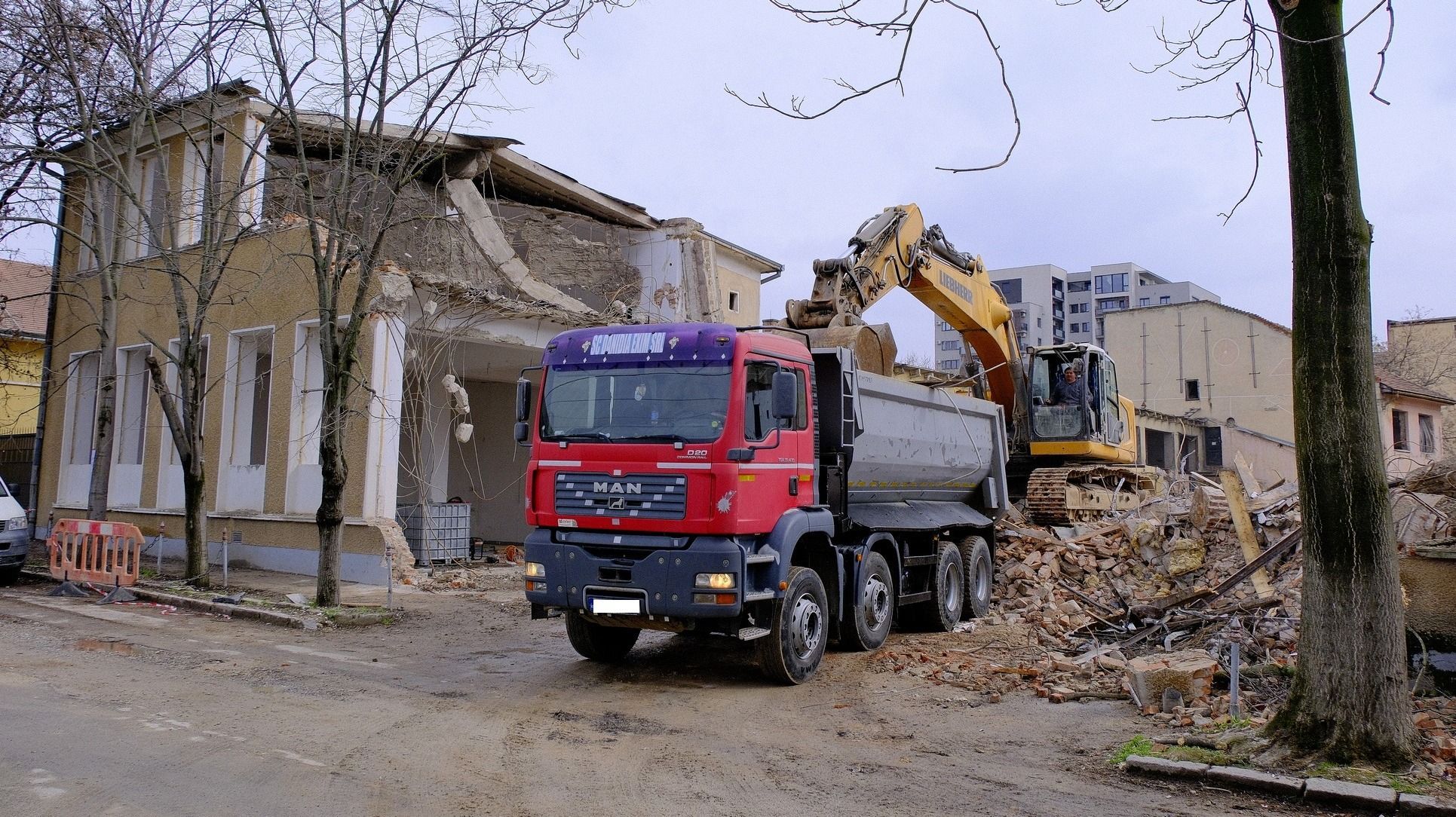Szövetkezeti épületet bontanak le Nagyváradon