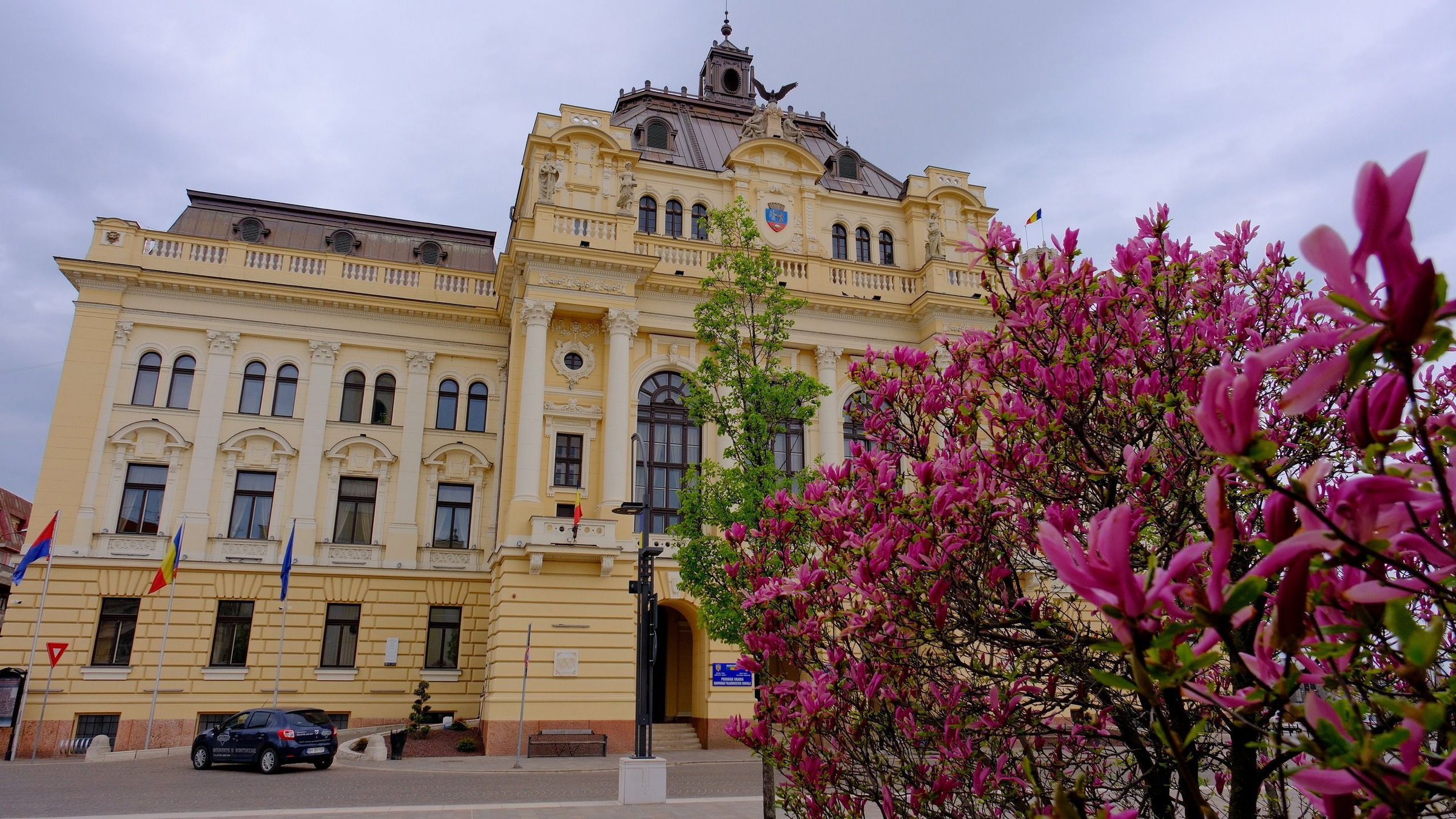 Aki a kicsit nem becsüli, a sokat nem érdemli
