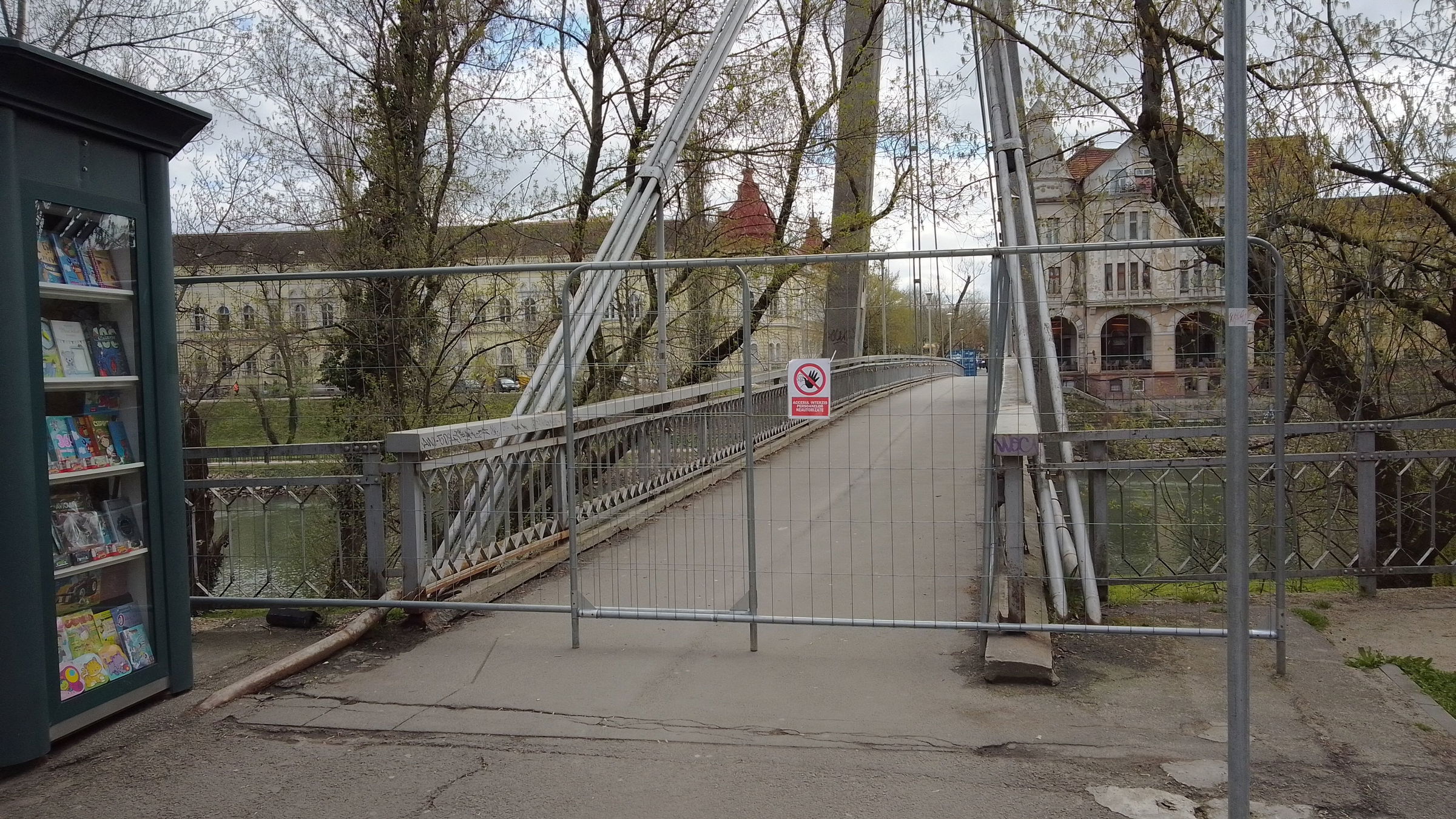 Lezárták a Garasos hidat