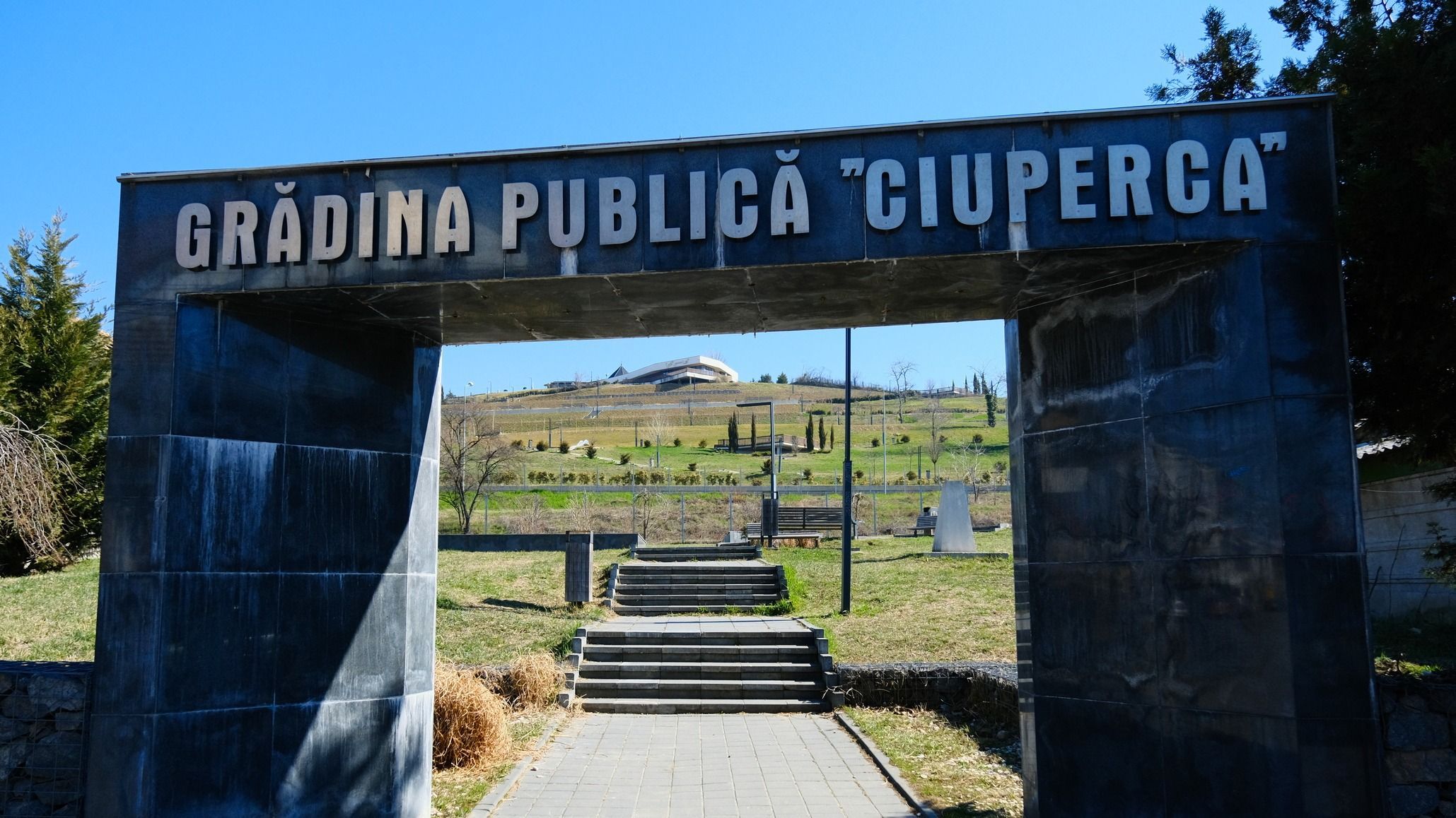 Pert vesztett a váradi önkormányzat