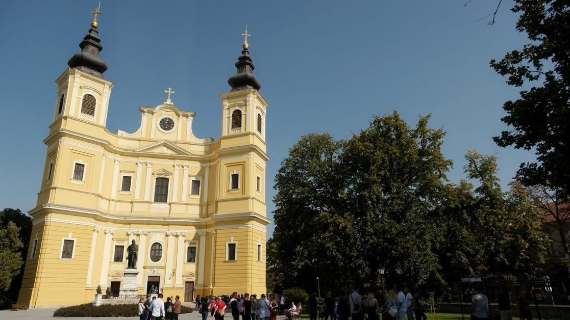 A nagyváradi székesegyház istentiszteleti rendje