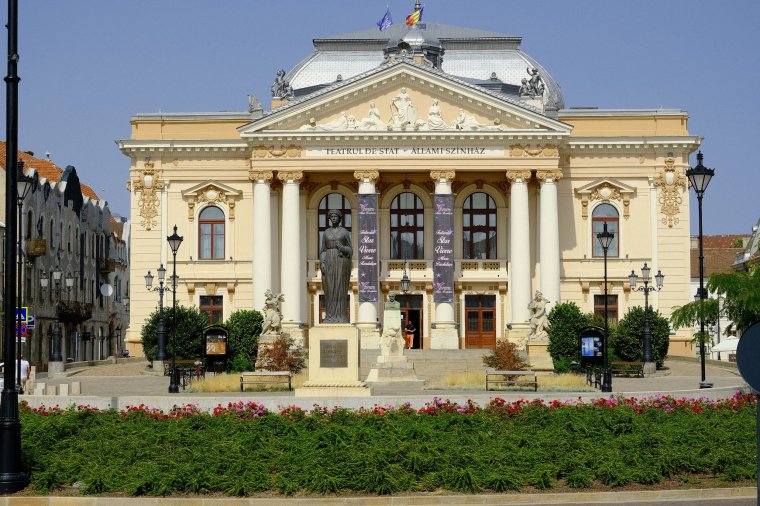 A Szigligeti Színház előadásai április végéig