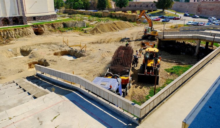 Közel tízmillióval kerül többe a mélygarázs