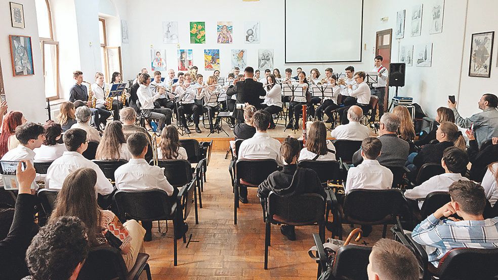 A zene (is) összeköt minket