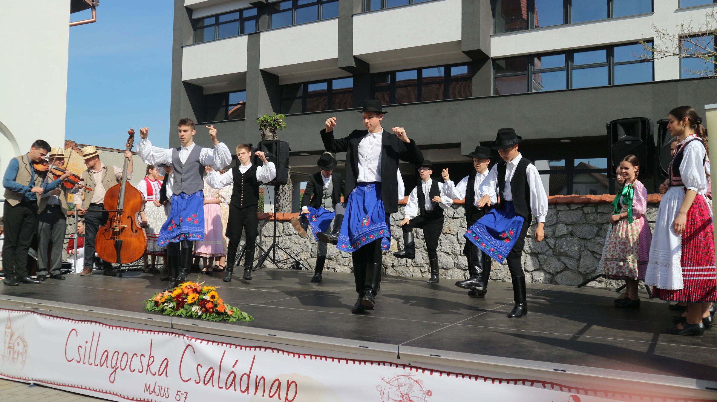 Együtt ünnepelt a Csillagocskák nagy családja