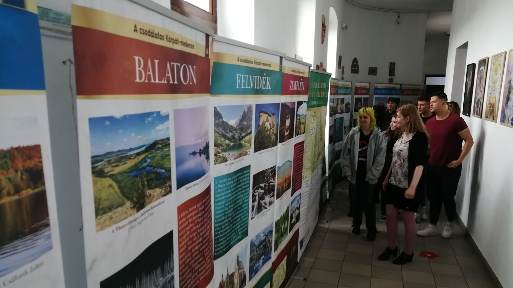 A Kárpát-medence tájait bemutató tárlat nyílt a Művészeti Líceumban