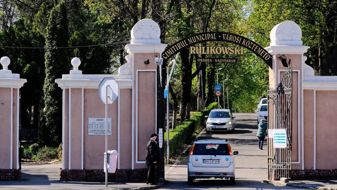 Korlátoznák az autós forgalmat a temetőben