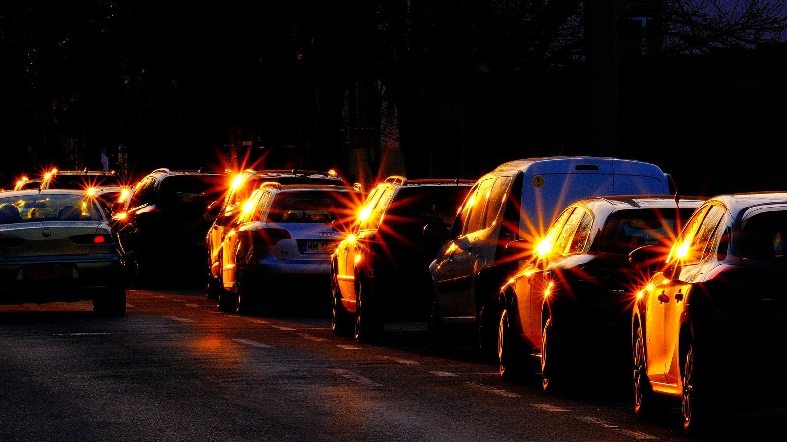 Hangos város, halk közvita