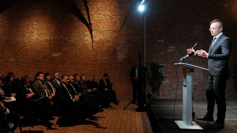 Szijjártó Péter: A világ blokkosodásán Kelet-Közép-Európa rajtaveszthet