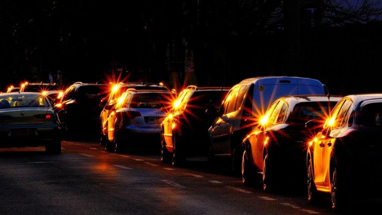 Hangos város, halk közvita