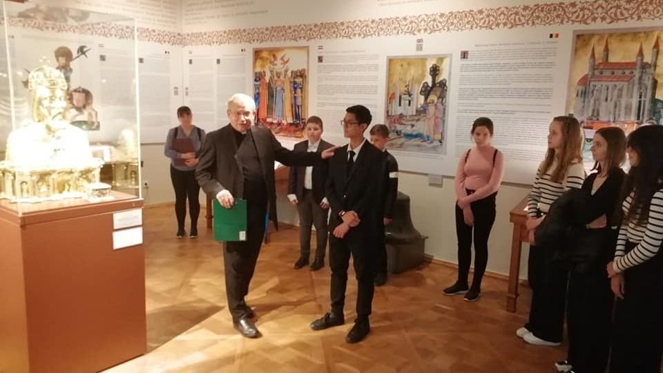 Olimpikonok vendégeskedtek a püspöki palotában