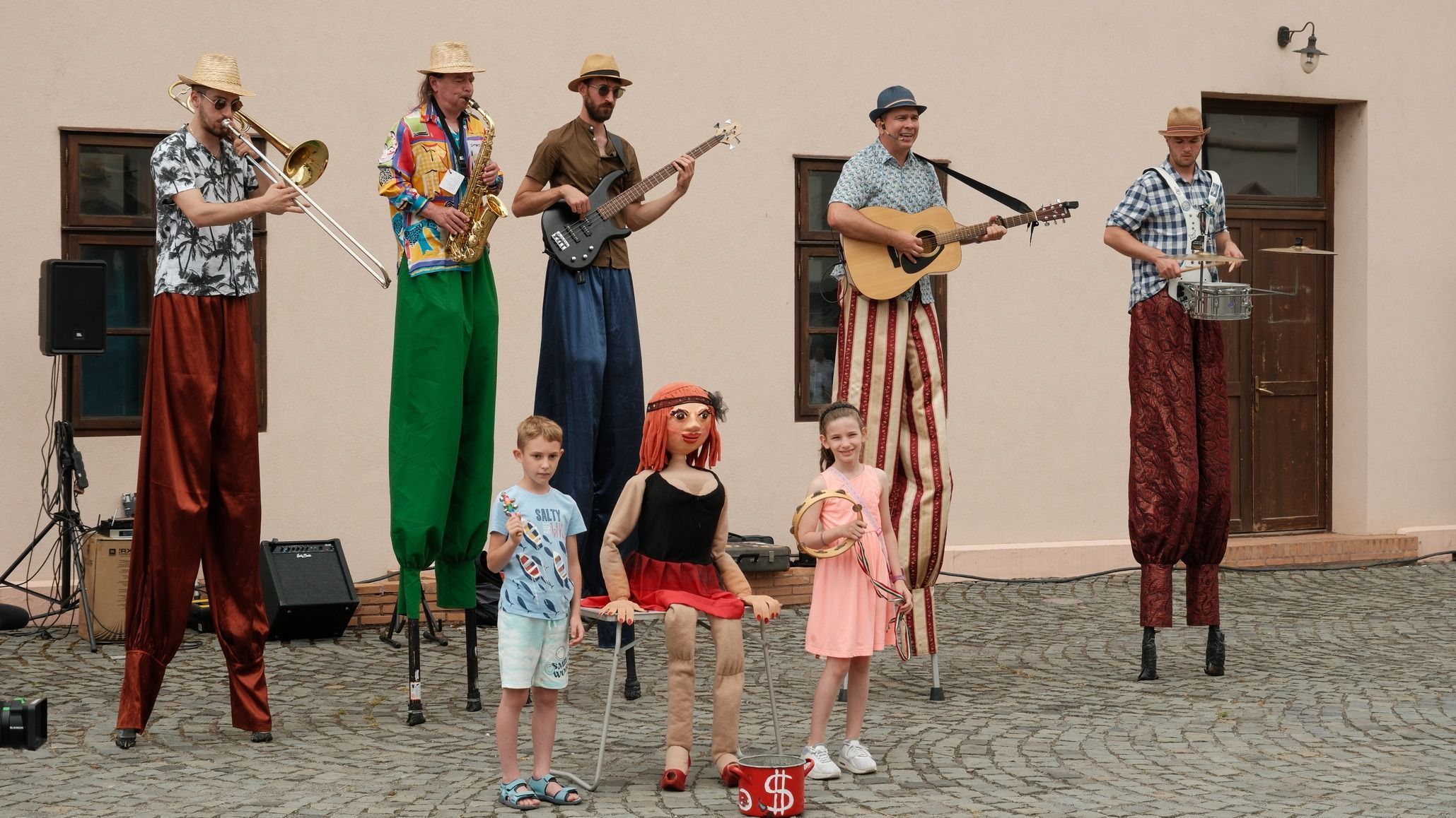 Gólyalábas produkció színesítette a Szent László Napokat