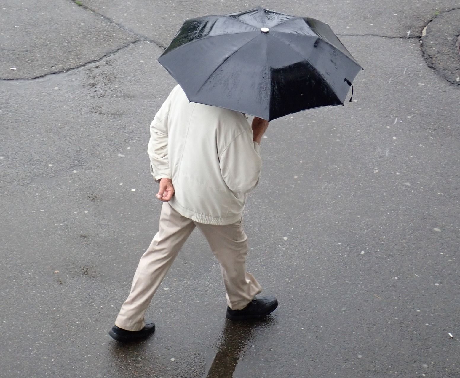 Felhőszakadásokra figyelmeztető másodfokú riasztás az ország 15 megyéjében