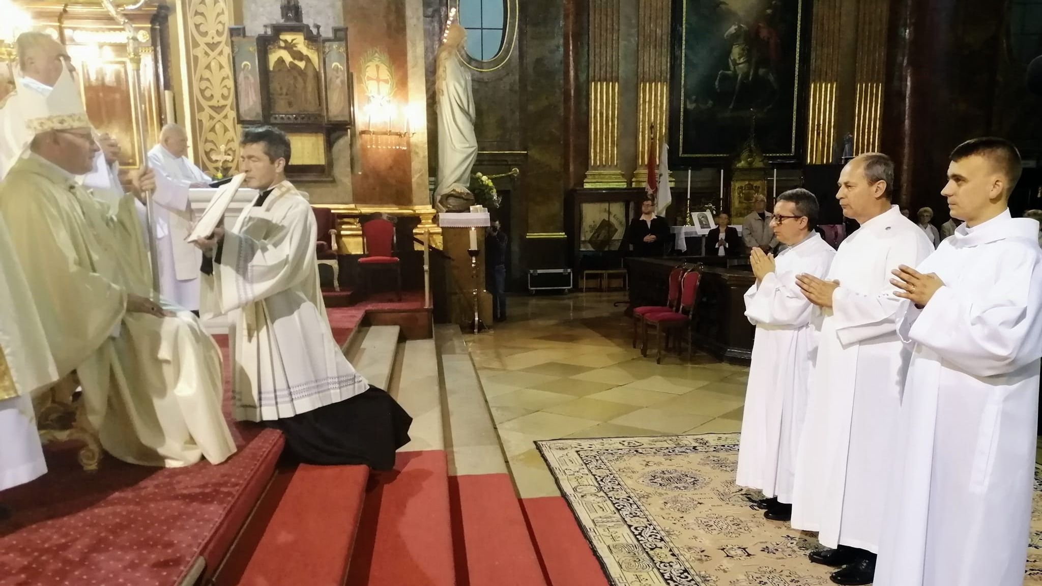 Állandó diakónusokat szenteltek a székesegyházban