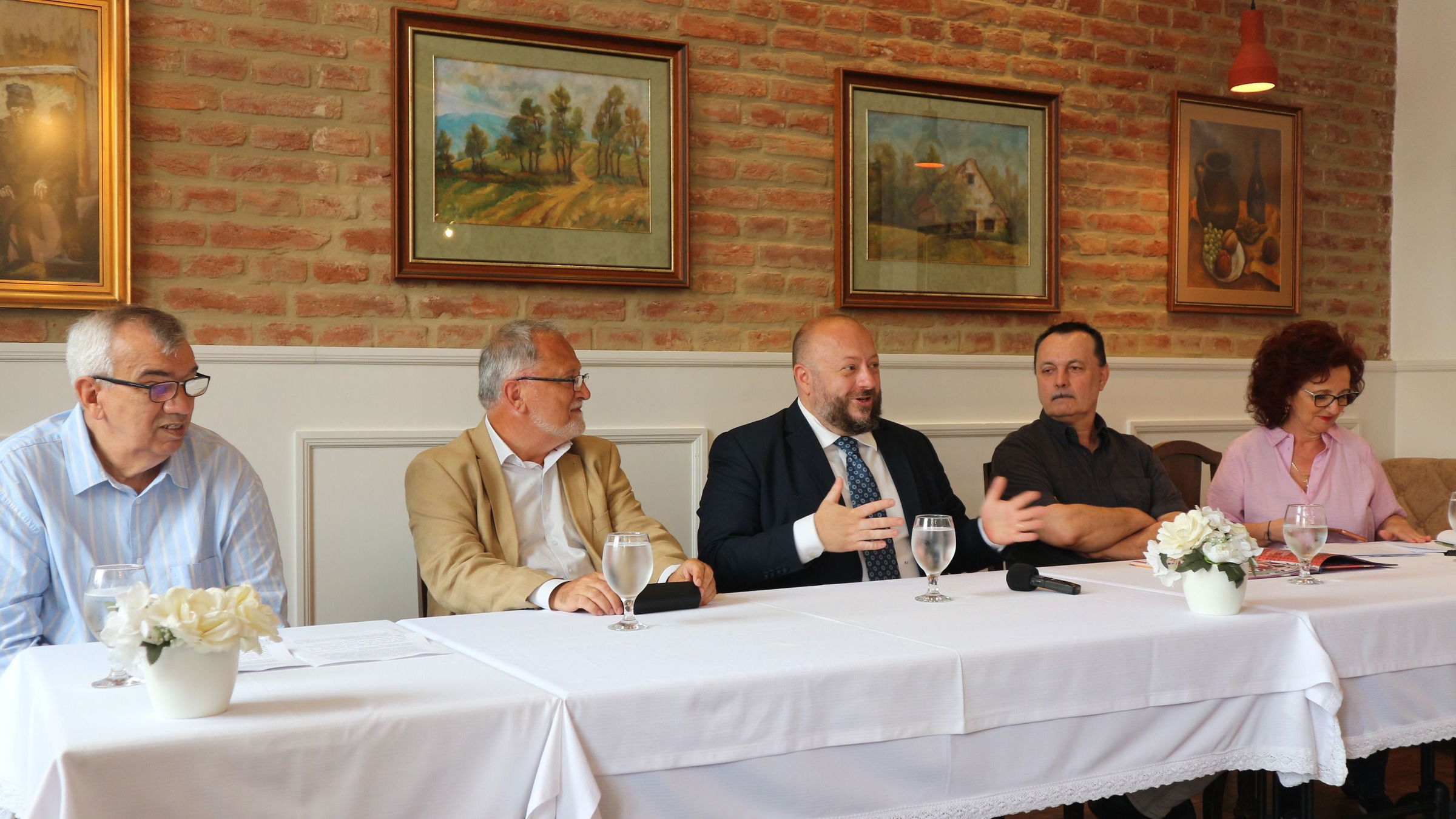 Összművészeti produkciók Debrecenből