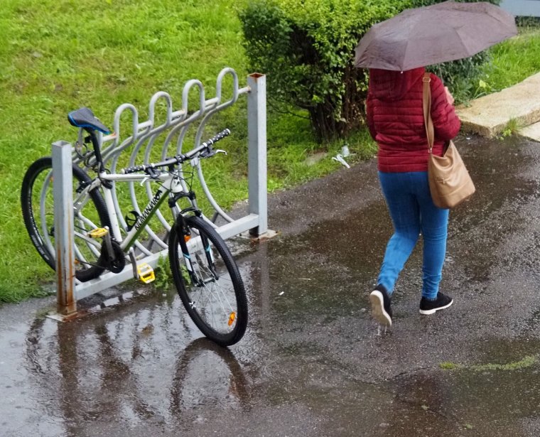 Felhőszakadások és viharok várhatók pénteken Erdélyben