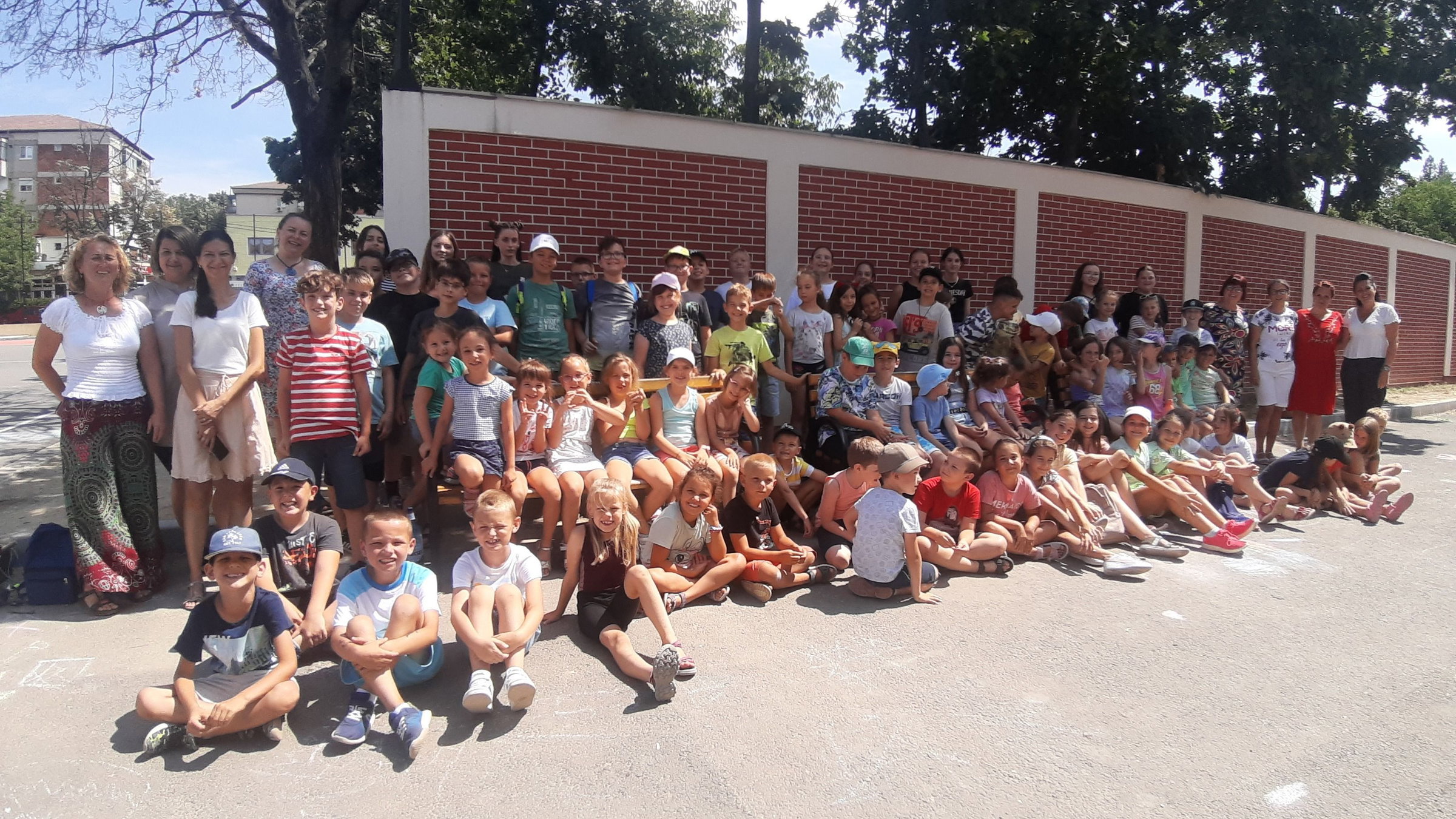 Nyári programot szerveznek a váradi 11-es általános iskolában