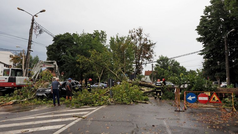 FRISSÍTVE | Jelentős károkat okozott a vihar Nagyváradon