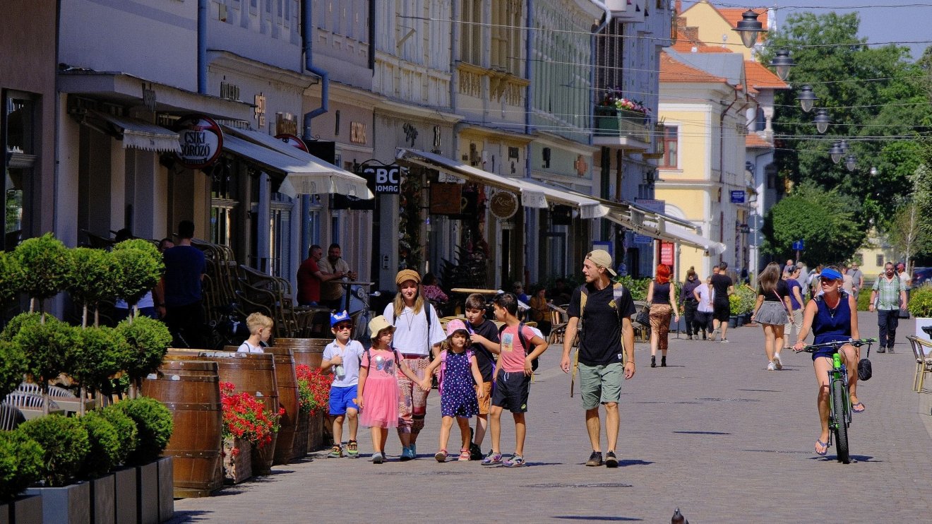 Első- és másodfokú hőségriasztás lesz érvényben csütörtökig az ország déli felében