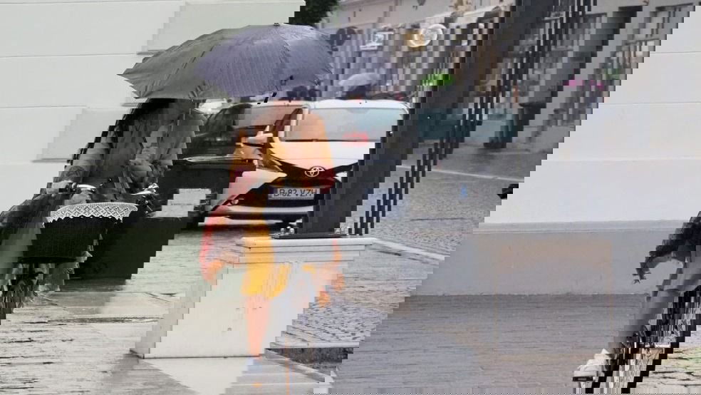 Kilenc megyében viharos lesz az időjárás, az ország többi részében kánikula várható