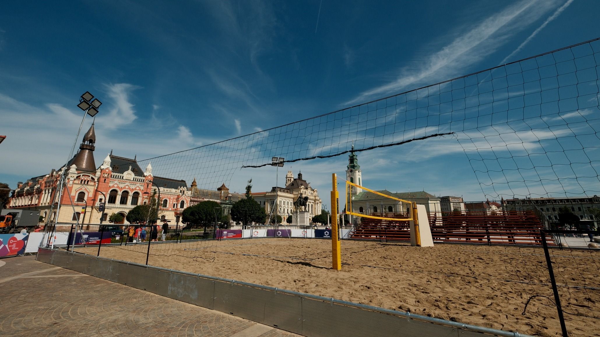 Négy napon át a strandröplabdaé lesz a főszerep a Szent László téren