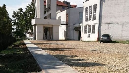 Akadálymentesítték a váradrogériuszi templom járdáját