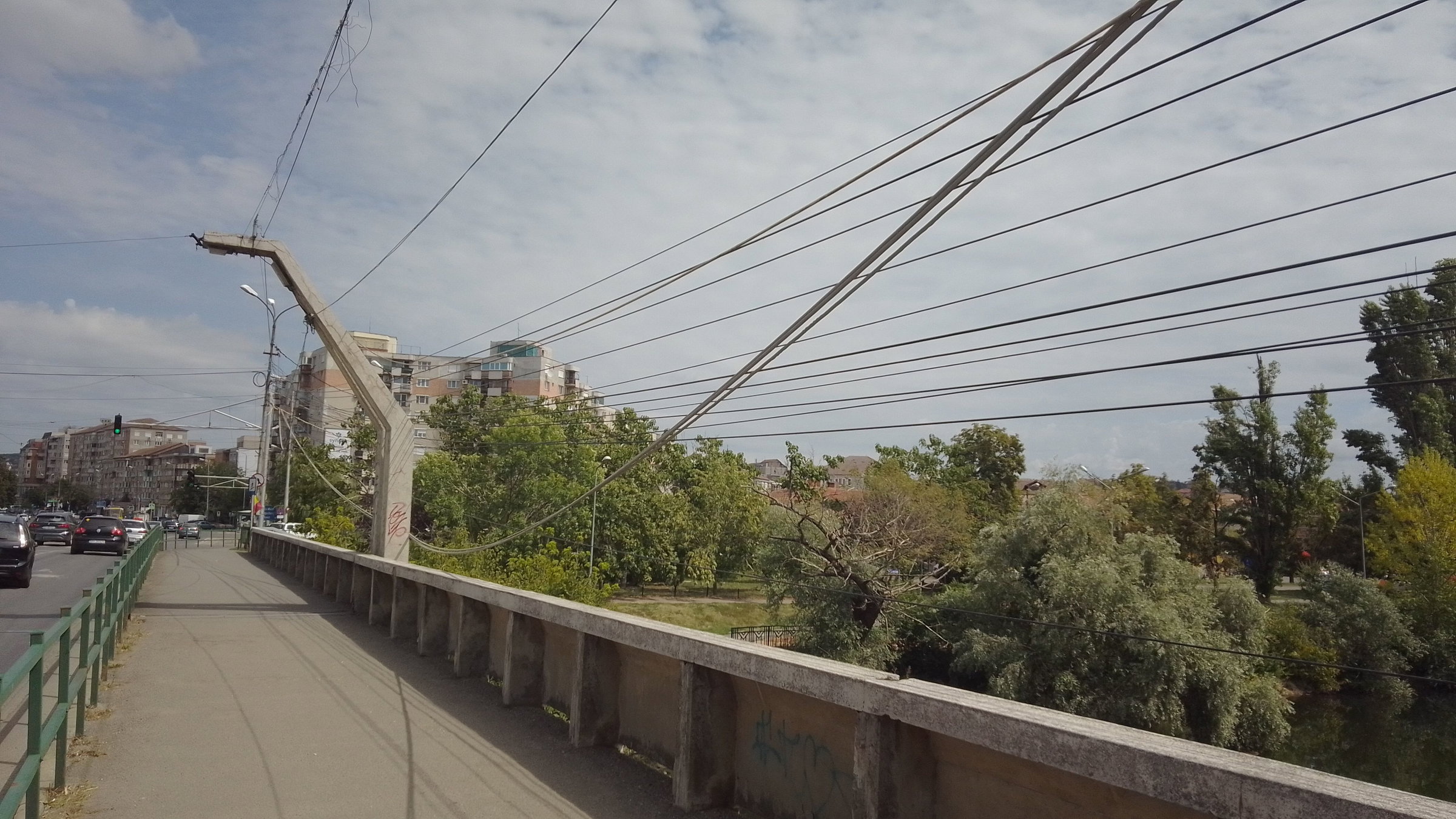 Megtépázott híd Nagyváradon