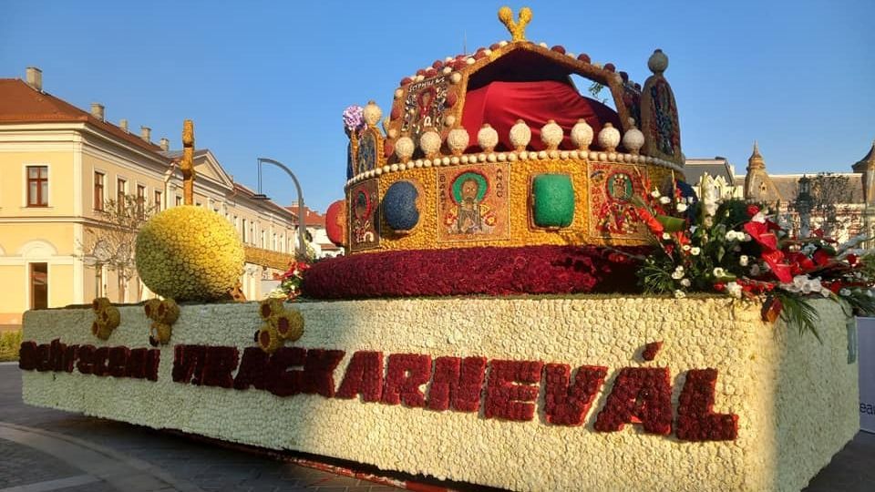 Megérkeztek a virágkocsik Nagyváradra