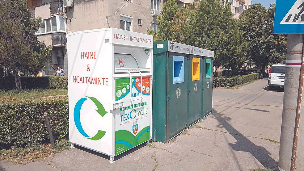 Szelektív konténerek a textilhulladéknak