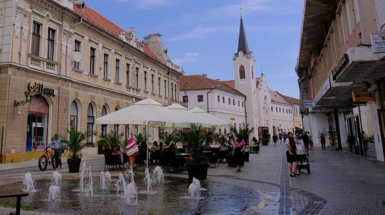 Meghosszabbították keddig a hőségre figyelmeztető narancssárga és sárga riasztásokat