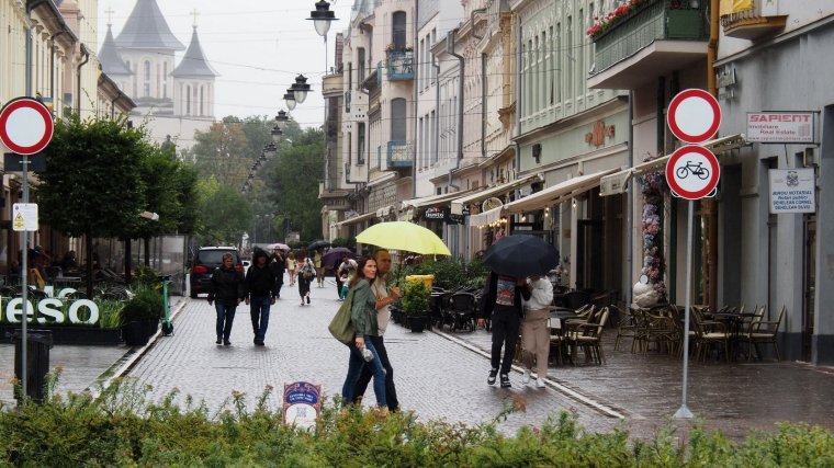 Zivatarokra, erős szélre és kánikulára figyelmzetetnek a meteorológusok