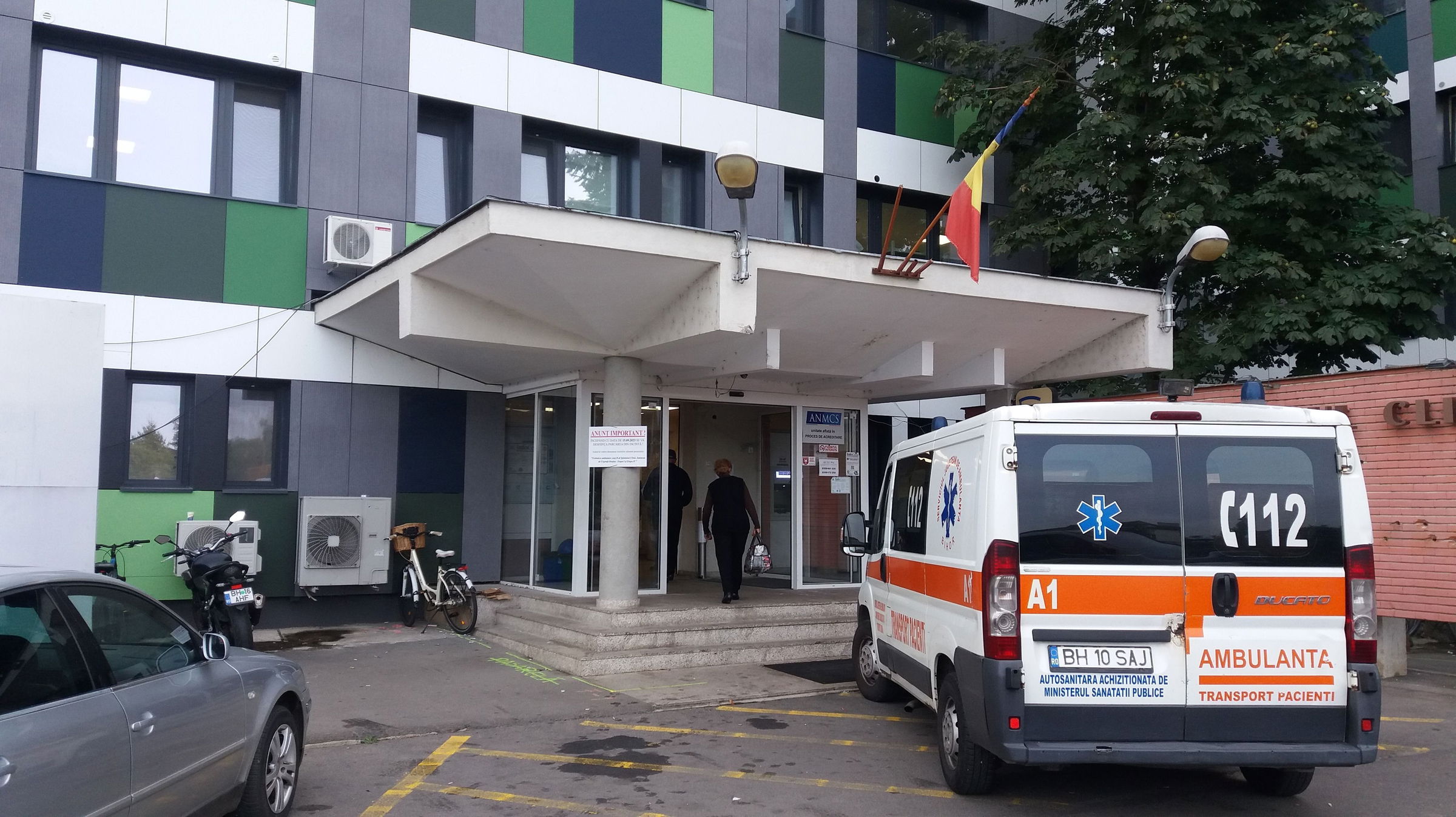 Még a régi bejáratot használják a váradi megyei kórháznál