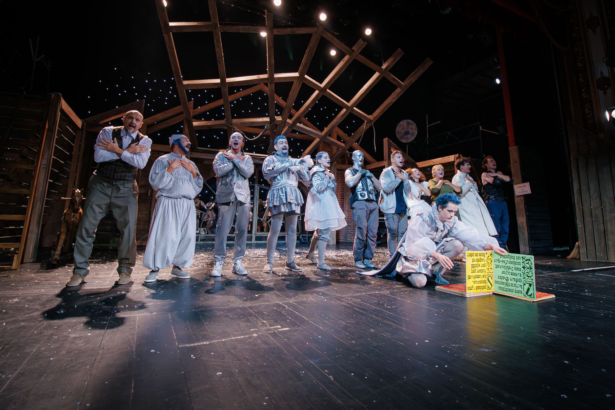 A padlással indította új évadát a Szigligeti Színház